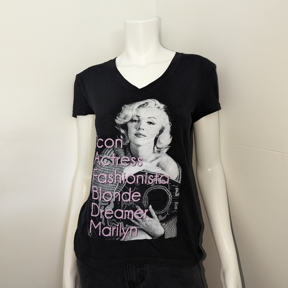 Marilyn Monroe Tshirt - Picture 2 of 4